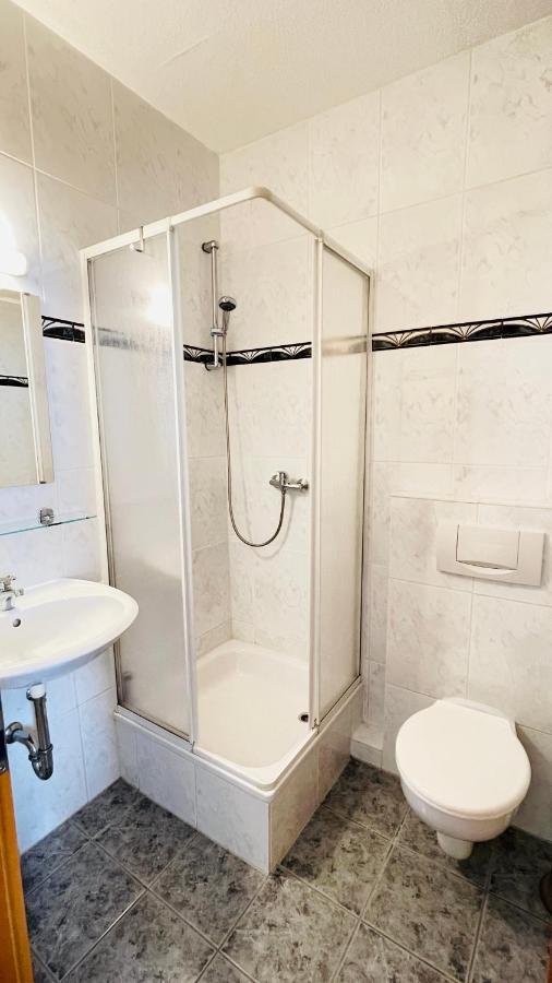 Hotel Merkur Garni Sarstedt Buitenkant foto