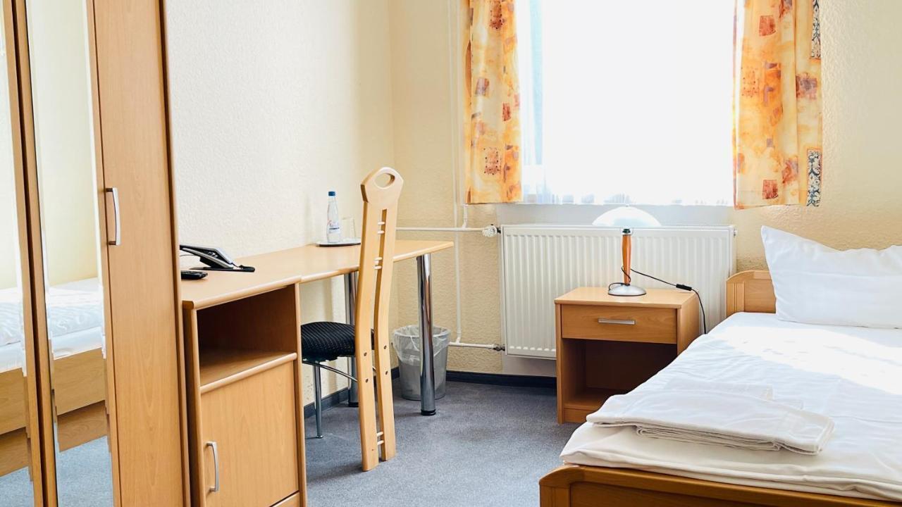 Hotel Merkur Garni Sarstedt Buitenkant foto