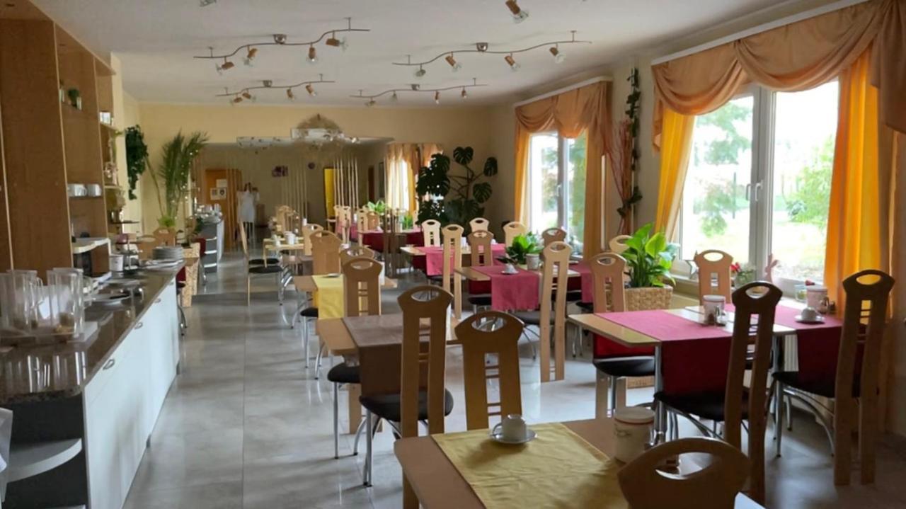 Hotel Merkur Garni Sarstedt Buitenkant foto