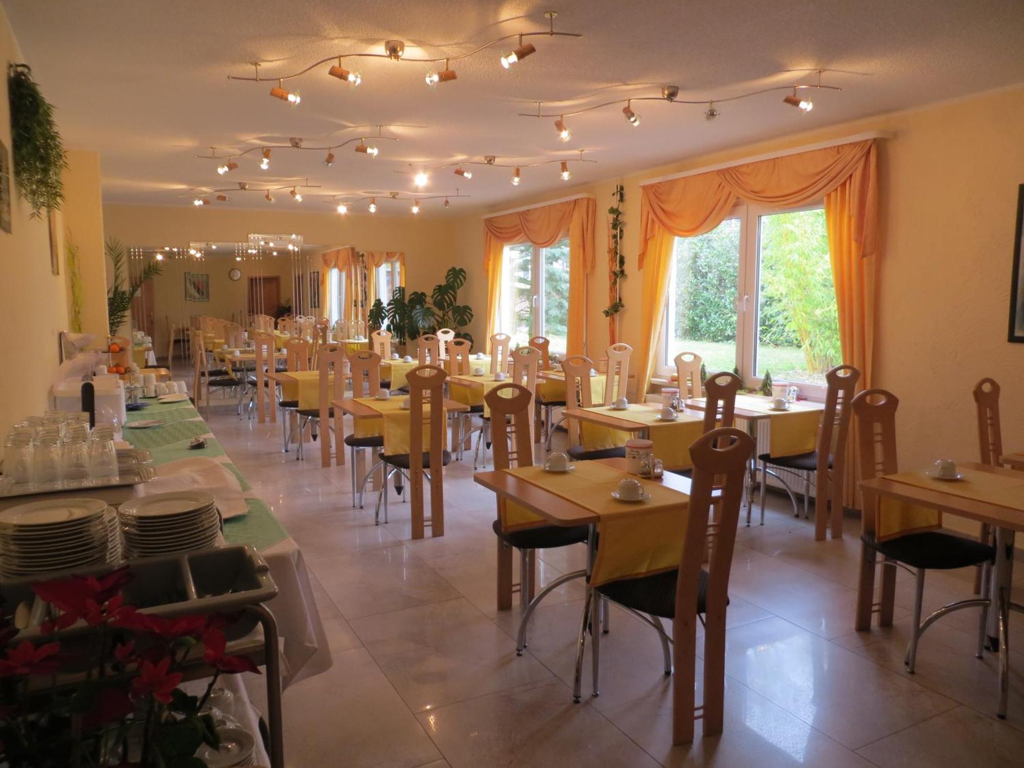 Hotel Merkur Garni Sarstedt Buitenkant foto