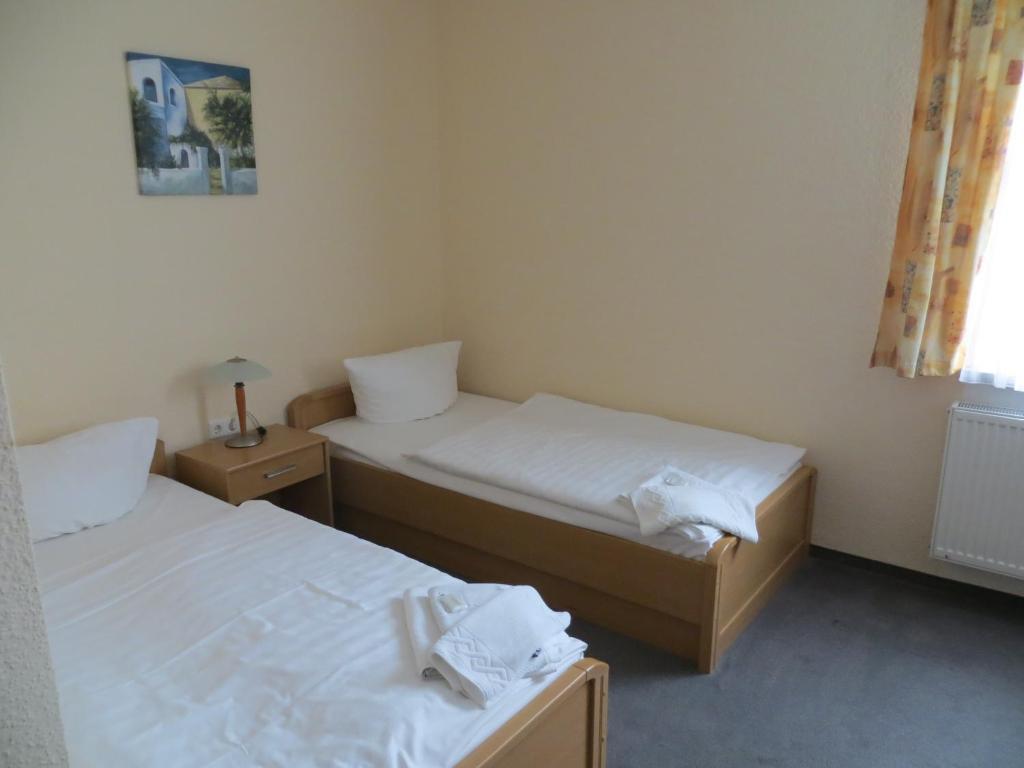 Hotel Merkur Garni Sarstedt Buitenkant foto